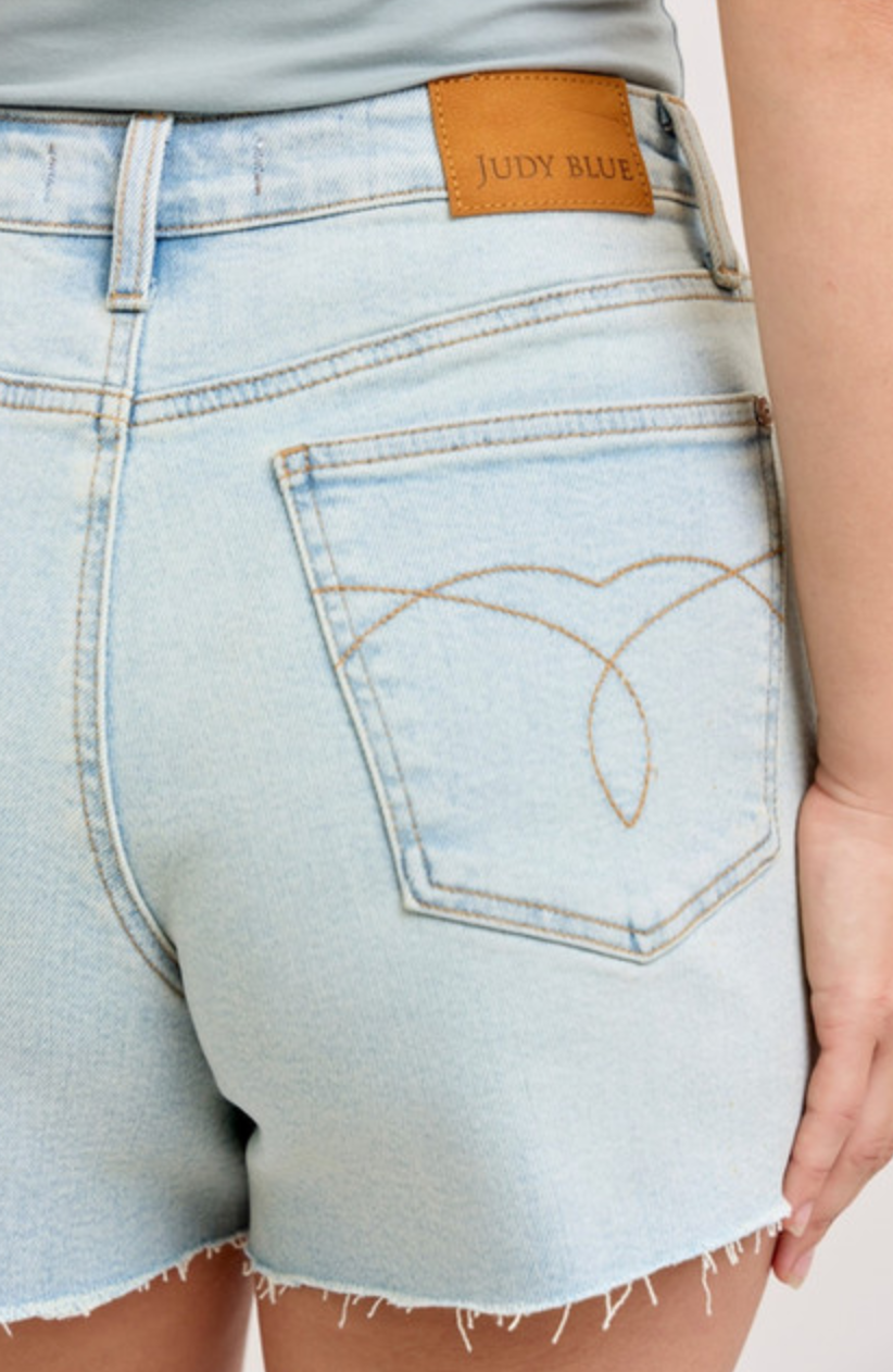 Judy Blue Rigid Magic Cut Off Short
