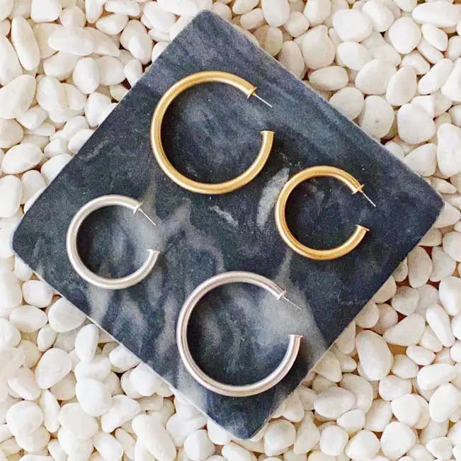 Small Upper Class Taste Hoop Earrings